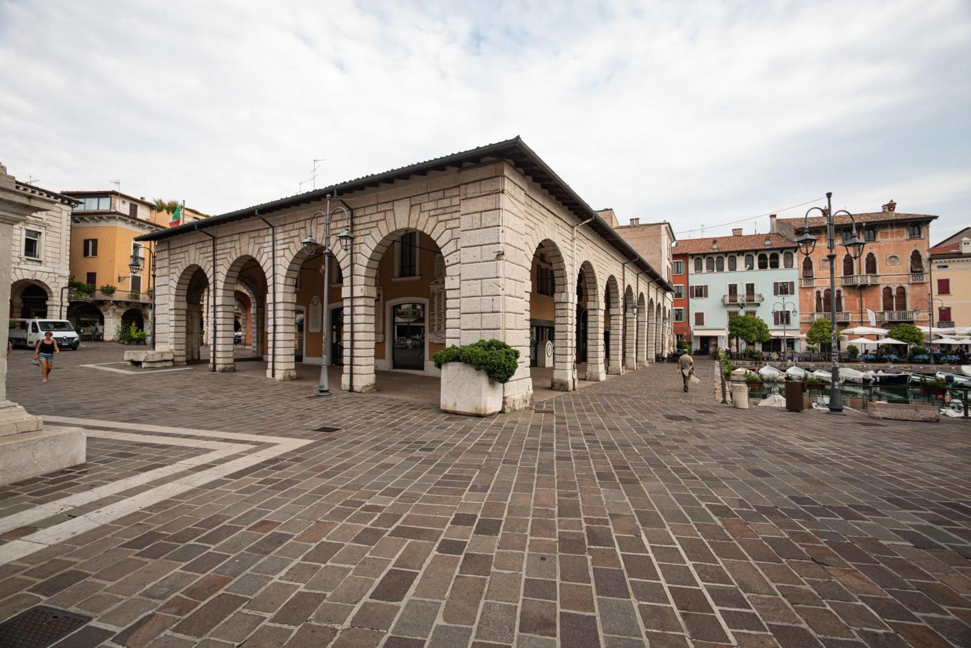 Suite "Castello" Del Garda - Apt Per Coppie Garda Дезенцано-дель-Гарда Екстер'єр фото